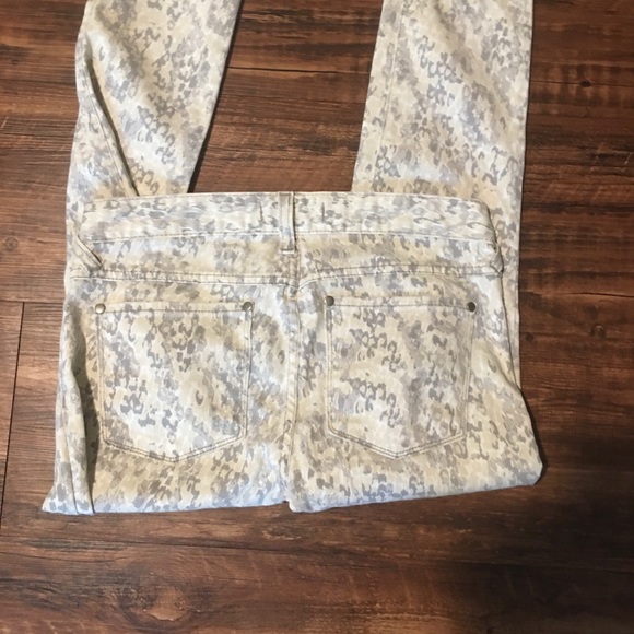 Free People Snake Print‎ Jeans - Picture 4 of 6